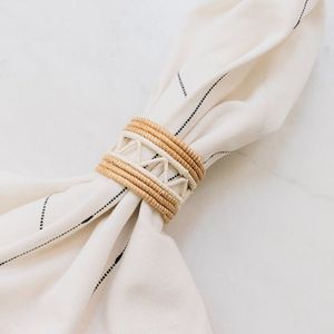 Rond de serviette en rotin rustique vintage fabriqué pour la qualité de l'héritage et les rassemblements de famille traditionnels - Product Image 1
