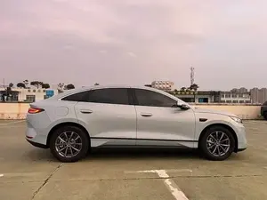 2025 Q-I-N Auto-matic, Portaequipajes Metálico, Asientos de Cuero, Batería de Litio, Características Premium, Autonomía de 601-700 km, Motor de 200-250 kW - Product Image 6