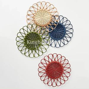 Sous-verres artisanaux en rotin pour mariages et fêtes fabriqués au Vietnam pour un cadre de table durable - Product Image 1