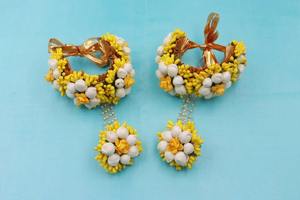 Handmade Pakistani Bridal Floral Jewelry Set Yellow Mehndi for Wedding and Haldi Includes Necklace Ring Earrings Tikka - Product Image 4