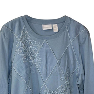 เสื้อสเวตเตอร์ผ้าฝ้ายกันลมของผู้หญิงมีรายละเอียดพลอยเทียมออกแบบโลโก้ด้านหน้าระบายอากาศและสำหรับฤดูหนาว - Product Image 2