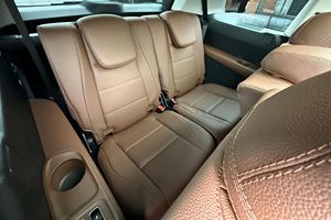 2025 Mercedes-Benz GLS 450, Bajo Kilometraje, Caja de Cambios Automática, Volante a la Izquierda, Neumáticos R20, Estado Impecable - Product Image 6