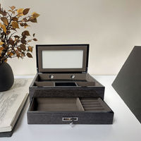 Boîte à montre en bois carrée élégante et artisanale, coffret de rangement et d'exposition précieux pour montres et bijoux