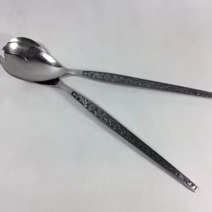 Serveurs à salade en acier inoxydable poli doré faits à la main pour les cuisines et les salles à manger à domicile - Product Image 3