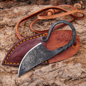 Cuchillo de Caza Hecho a Mano con Hoja de Acero al Carbono y Mango de Acero al Carbono con Funda de Cuero, Cuchillo para Exteriores - Product Image 4