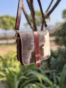 Nueva llegada bolso de mano de piel de vaca cuero Sling Bag Gypsy Boho Vintage hecho a mano estampado de leopardo occidental correa ajustable ligera - Product Image 3