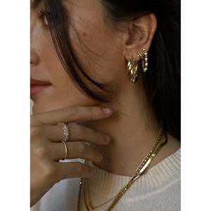 Anillo de Diamantes Jane Radiant Eternity en Oro Amarillo - Product Image 5