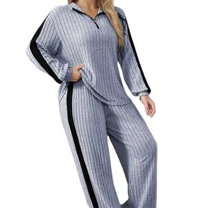Elegante Traje Casual de Otoño de 2 Piezas en Color Sólido |   Top de Manga Larga con Cuello Alto y Pantalones Anchos, Suaves y Agradables al Tacto, Ropa Moderna para Uso Diario - Product Image 1