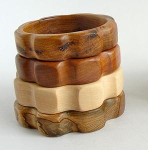 Bracelets légers en bois massif imperméables, bijoux faits à la main, bracelet de mode traditionnel pour femmes avec polissage fin et couleurs personnalisées - Product Image 4