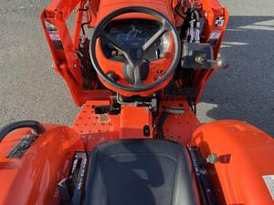 รถแทรกเตอร์คูโบต้า L3301HST ปี 2019: กำลังแรงและประสิทธิภาพสูงสำหรับการเกษตรอเนกประสงค์ รถแทรกเตอร์ขนาดกะทัดรัดที่เชื่อถือได้สำหรับการใช้งานในชีวิตประจำวัน - Product Image 6