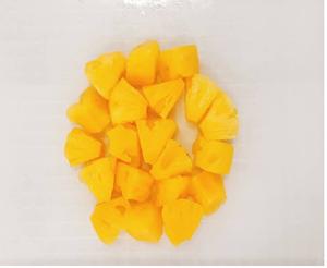 Rodajas de piña congelada tropical Vietnam IQF trozos de piña jugosa sabor refrescante para batido jugo postre exportación a granel - Product Image 1