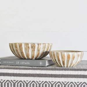 Bol en bois lisse traditionnel pour la restauration culturelle, pièce maîtresse décorative et présentation en restaurant, vaisselle haut de gamme à vendre - Product Image 2