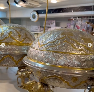 Vente chaude de luxe Table à manger ensemble de plats à friture en acier inoxydable laiton fleurs or argent finition durable capacité de 8 litres - Product Image 1