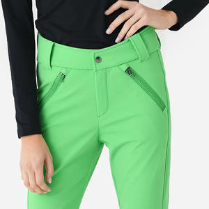 Pantalones de esquí para mujer Proveedor OEM con ajuste personalizado Carcasa impermeable Logotipo de tela transpirable Servicios de marca y etiquetado - Product Image 3