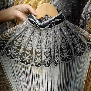 Hermosa capa burlesca festiva con bordado y decoración de perlas Silueta recta se sujeta en el cuello para festivales - Product Image 5