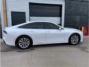 Gran Oferta: Toyota Mirai XLE FWD Usado del 2022 - Product Image 3