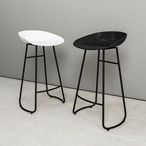 Tabouret en fer léger et durable avec pieds robustes, parfait pour une mobilité facile et une utilisation quotidienne dans les maisons et les bureaux - Product Image 1