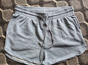 Nouveauté, bermudas et shorts pour femme de marque personnalisée, vêtements d'extérieur, collection, lot de stock décontracté et imperméable pour femme - Product Image 3