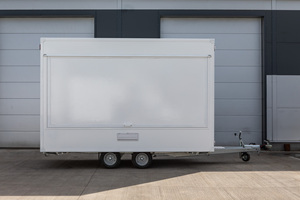 White Mobile Food Truck Trailer Box Van Frozen Food Delivery Vehicle for Street Catering and Mobile Kitchen Use - Product Image 4