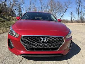Precio bajo, Hyundai Elantra GT 2018, auto usado en venta - Product Image 2