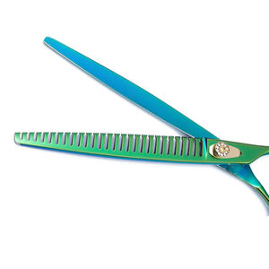 Tijeras de Peluquería Profesional de Acero Inoxidable de 7 Pulgadas, Reutilizables y Portátiles, al Mejor Precio, para el Cuidado del Cabello de Mascotas, Calidad de Salón de Lujo, Personalizables OEM - Product Image 4