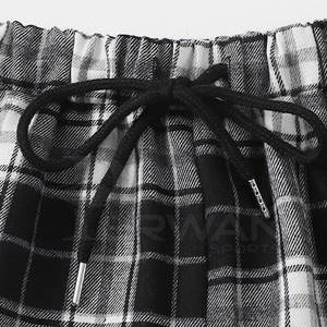 Pantalones cortos transpirables de color personalizado para mujer, ropa de calle de diseño personalizado, pantalones cortos de mujer personalizados - Product Image 3