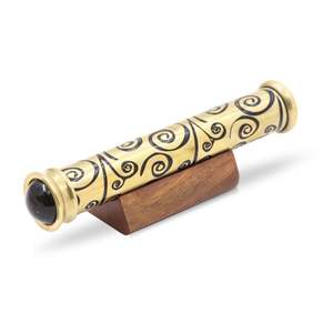 Caleidoscopio de Latón Hecho a Mano, Instrumento Óptico Decorativo, Regalo Coleccionable - Product Image 1