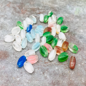 Vente en gros de perles vénitiennes et vintage en verre de Murano petites perles d'espacement de couleurs mélangées pour bracelets et fabrication de bijoux - Product Image 2