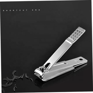 Vente en gros Kit de pédicure professionnel en acier inoxydable 18 en 1 Ciseaux à ongles Kit de toilettage Étui en cuir noir Manucure Pédicure - Product Image 6