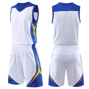 Conjunto de Camiseta y Pantalones Cortos de Baloncesto Personalizados al por Mayor, Impresión Digital, Talla Grande, Antibacteriano, Secado Rápido, Transpirable y Cómodo para Equipos - Product Image 1