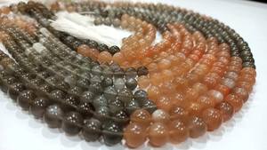 Cuentas naturales de piedra lunar múltiple de forma redonda lisas de 5 a 12mm vendidas por hebra de 7 pulgadas de largo - Product Image 2