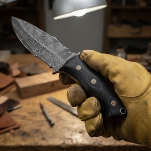Cuchillo Táctico de Supervivencia para Camping y Aire Libre, Hecho a Mano con Acero de Damasco, Cuchillo de Caza Premium Forjado a Mano con Hoja Fija para Bushcraft - Product Image 4