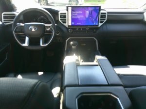 Toyota Tundra 4WD Platinum d'occasion propre 2024 - Product Image 4