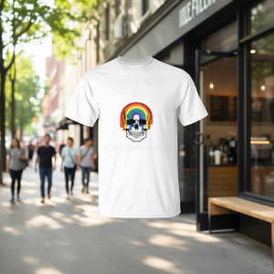 Camiseta Be Careful Who You Hate con diseño de calavera arcoíris, unisex, talla para adultos - Product Image 3