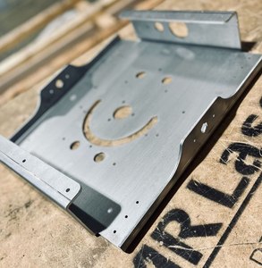 Piezas de repuesto de chapa de acero ODM/OEM personalizadas de alta precisión Fabricación de chapa de corte por láser de alta calidad de fábrica - Product Image 1