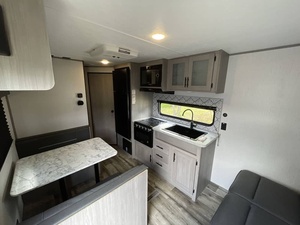 El Más Vendido: Carpa Coleman Lanttern LT 274BH Nueva y Usada de 2023, Lista para Envío a Domicilio - Product Image 5