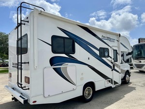 EN PROMOTION : T-H-O-R M-O-T-O-R F-R-E-E-D-O-M ELITE 22HE d'occasion 2024, haute performance, 36 pieds de long, charge utile de 2000 kg, couleur foncée, à vendre - Product Image 3