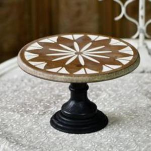 Soporte de pastel de madera con acabado de madera natural y encanto hecho a mano para configuraciones de mesa de postre rústicas cálidas e inspiradas en la granja - Product Image 6