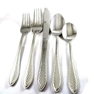 Ensemble de couverts artisanaux de style américain de 5 pièces avec poignées en forme de cœur de qualité supérieure en argent - Product Image 4