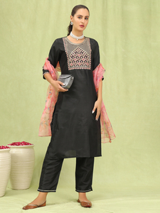 Ensemble Kurti pantalon en soie pour femmes, broderie florale, vêtements de tous les jours, ensemble coordonné, au meilleur prix, belle collection d'été, personnalisé - Product Image 3