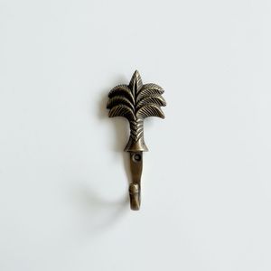 ตะขอแขวนผนังทองเหลืองแข็งแรง ดีไซน์ปรับได้ เหมาะสำหรับแขวนเสื้อโค้ท กระเป๋า และอุปกรณ์เสริม ใช้ได้ในพื้นที่ทางเข้าบ้านที่มีการใช้งานหนัก - Product Image 2