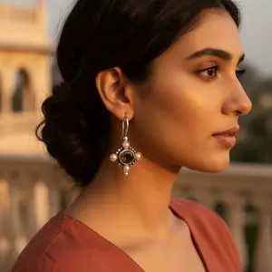 Boucles d'oreilles en argent 925 avec quartz fumé et perles, bijoux exquis pour femmes - Product Image 1