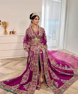 NOUVEAU DESIGN LOURD DE BRODERIE SUR ROBE CAFTAN DE MARIAGE VIOLET AVEC PERLES DE VERRE EN CRISTAL ORNEES, PIERRE, PERLES, DABKA WORK @ 2024 - Product Image 1