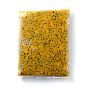 Pulpe de fruit de la passion surgelée naturelle, formats variés (cubes/purée), haute teneur en Brix - M. Pierre Luu - Product Image 1