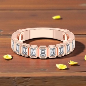 Anillo de boda de media eternidad con corte de esmeralda de moissanita de 2,00 quilates, conjunto de bisel de plata, anillo de diamante para mujer - Product Image 2