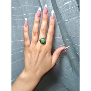 Anillo Coleccionable de Fabricación Navajo con Turquesa de la Montaña Sonora y Plata de Ley, Talla 7.5 - Product Image 5