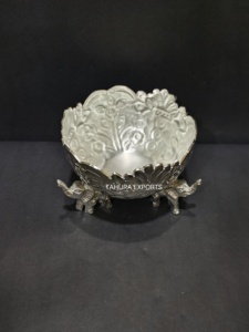 ถาดเสิร์ฟช็อกโกแลตแบบมีขาตั้ง รุ่น New Leaf ปี 2026 ถาดสีเงินสำหรับเสิร์ฟอาหารและของหวาน ตกแต่งโต๊ะโรงแรม ราคาประหยัด - Product Image 6