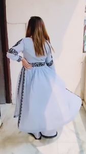 ชุดออกงานดีไซน์ใหม่ ผ้าไหมจอร์เจตต์เนื้อหนา สไตล์อินเดียดั้งเดิม เสื้อและกางเกงพร้อมผ้าคลุมไหล่สำหรับผู้หญิง - Product Image 6