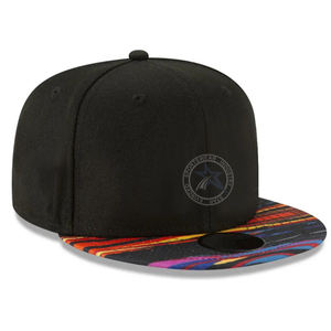 Gorra de béisbol deportiva de marca privada personalizada de alta calidad al por mayor, tela común con logotipo bordado e impresión de hojaldre - Product Image 1