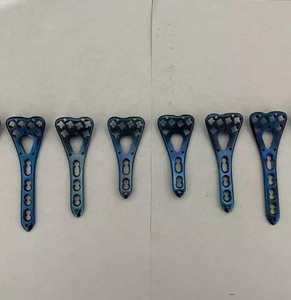 Plaques de verrouillage Volar à rayon distal en titane 2.7mm 2 à 6 trous gauche et droite Ensemble de 10 implants orthopédiques - Product Image 5